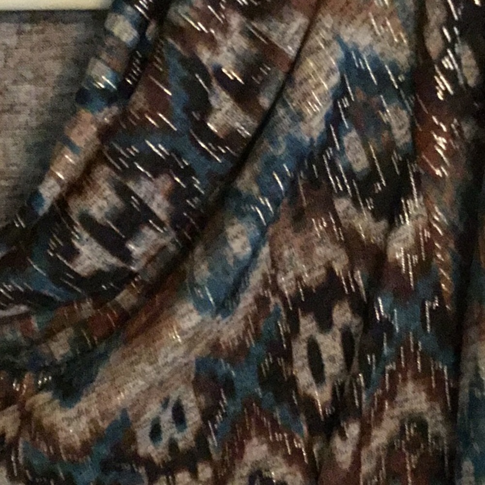Top - Picture 2 of 2